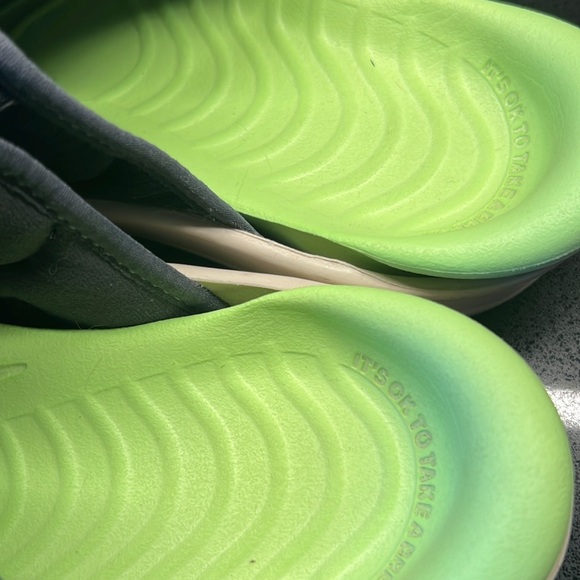 Nike Mules Funky puffers size 8 (women 9.5) - Picture 4 of 6